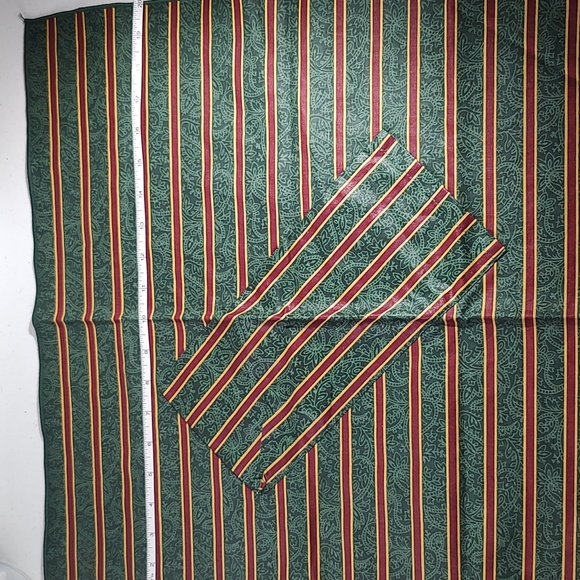 Longaberger Bread Brick Cover Reversible, Imperial Stripe/Holly Fabric 20" x 20" - Picture 3 of 6